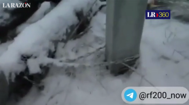 Terribles imágenes: soldado ruso murió de frío, encadenado a un poste por no desertar