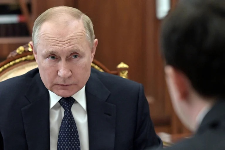 Putin podría declarar una nueva guerra mundial en unos días, advirtió secretario de Defensa de Reino Unido