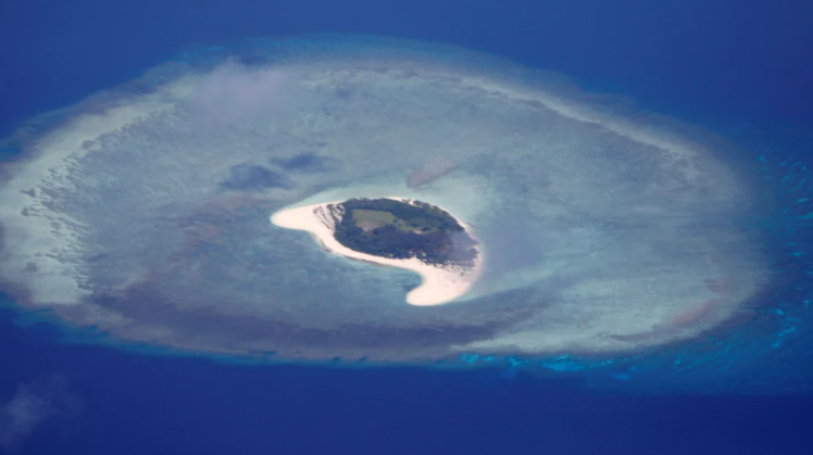 La historia del archipiélago que reclaman siete países: las tensiones diplomáticas y la isla que se perdió por una orgía