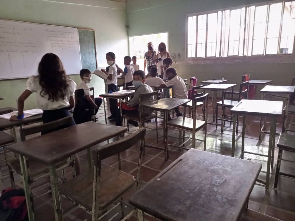 Crisis y bajos sueldos frenan reincorporación de alumnos y docentes a planteles públicos de Nueva Esparta