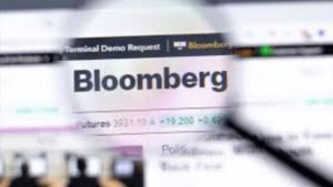 Bloomberg anunció que suspende el trabajo de sus periodistas en Rusia