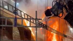 Un incendio envolvió en llamas el set de “Blancanieves y los siete enanitos” de Disney (FOTOS)