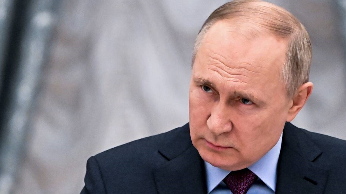 Lenguaje no verbal de Putin: su cuerpo muestra una conducta de ataque de la forma más primitiva