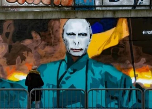 Los mil rostros de Putin: cirugías, bótox, esteroides y una insólita excusa del ojo morado