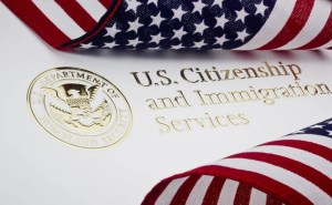 Cambian los tiempos de espera de los permisos para trabajar y vivir en EEUU