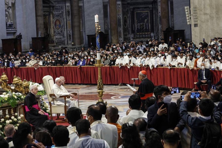 El papa francisco pide con urgencia a esclarecer responsabilidades en los atentados en Sri Lanka de 2019