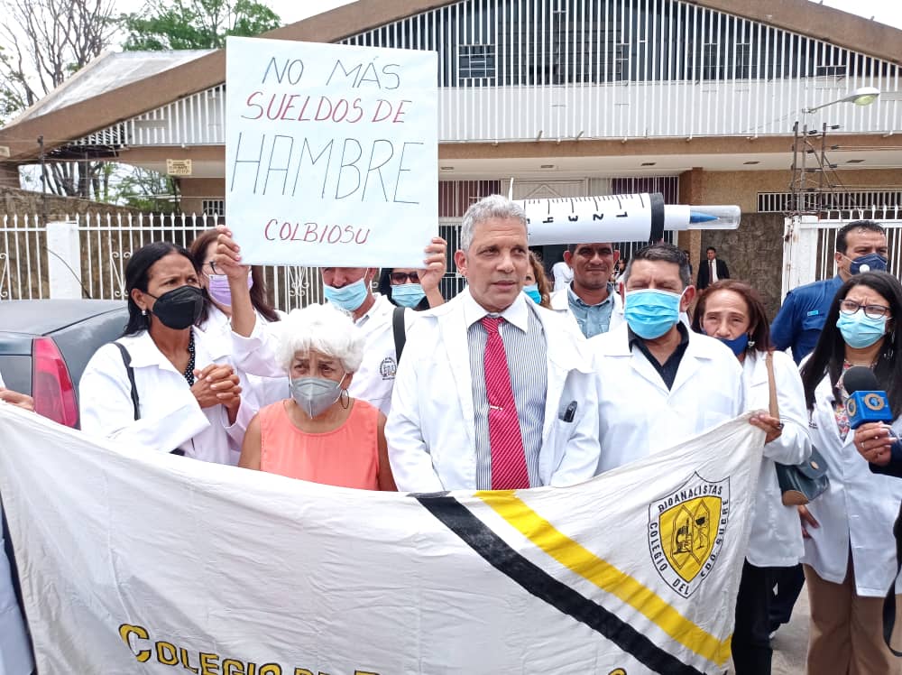 Bioanalistas en Sucre “celebran” su día en terapia intensiva