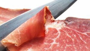 El peligroso componente de la carne procesada que aumenta el riesgo de cáncer de próstata y de mama