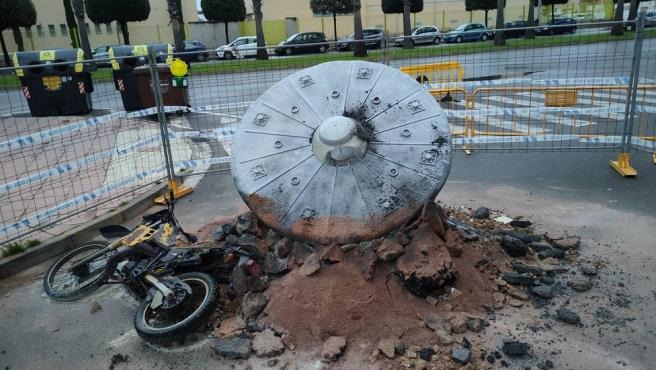 Localidad en España se despierta con un misterio por resolver: un ovni estrellado en el asfalto