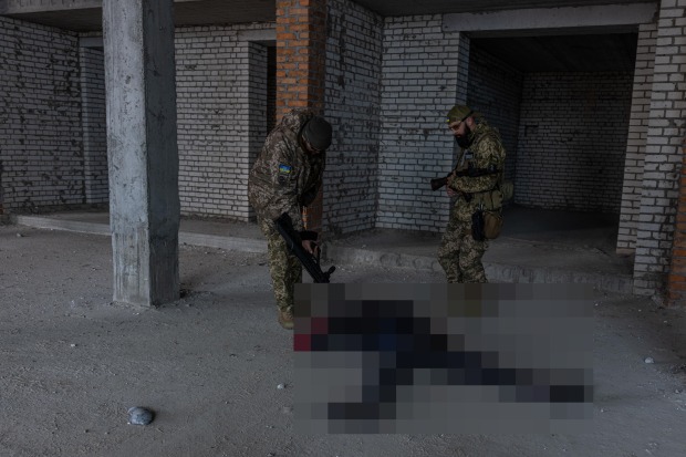 “Lo ataron, le sacaron los ojos y le cortaron la lengua”: Tropas rusas mutilaron a voluntario ucraniano