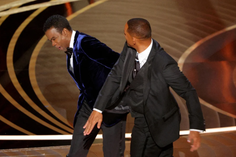 Will Smith volvió a pedir disculpas a Chris Rock tras darle una cachetada en los pasados Oscar 2022