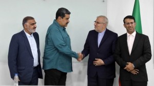 Iranian oil minister meets Venezuela’s Maduro in Caracas