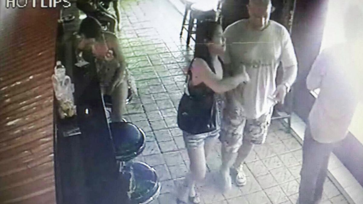 Británico confesó que estranguló a una trabajadora sexual tailandesa y metió su cadáver en una maleta