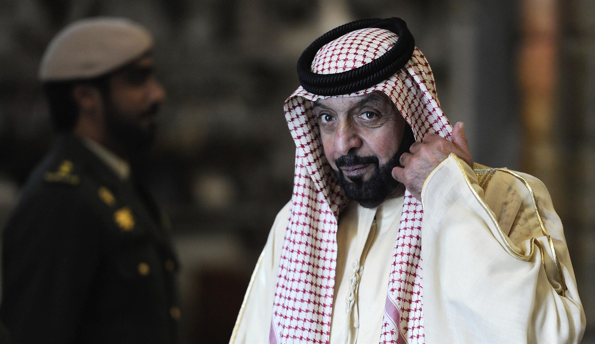 Emiratos Árabes despide de manera discreta a su presidente Jalifa bin Zayed
