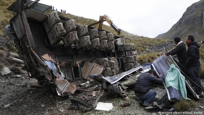 Conmoción en Bolivia: Un autobús se vuelca y deja al menos cinco muertos y 15 heridos
