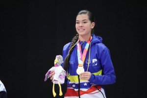 Entre lágrimas, Nicole Gamboa ganó oro en karate para Venezuela en los Juegos Suramericanos (Video)