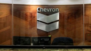 U.S. prepares renewal of Chevron’s Venezuela license without broader terms -sources