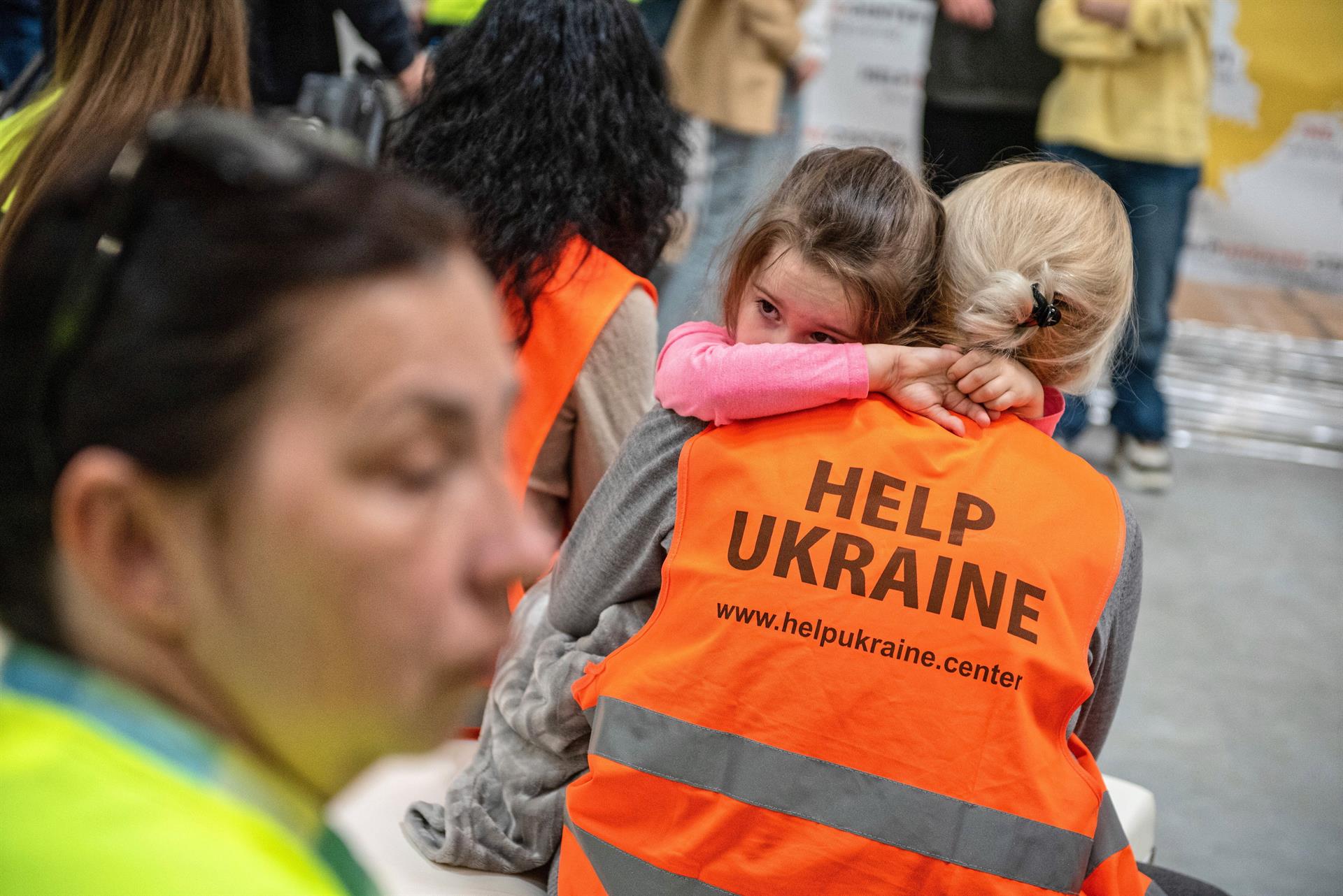 Reino Unido ha recibido a más de 100 mil ucranianos desplazados por la invasión rusa