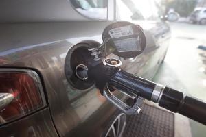 Europa prohibirá ventas de carros nuevos con motor de combustión a partir de 2035