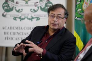 Gustavo Petro anunció a Álvaro Leyva Durán como su Ministro de Relaciones Exteriores