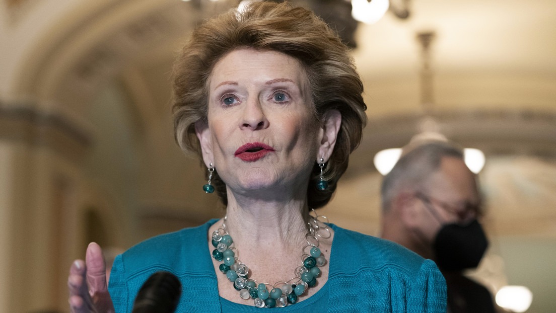 Senadora demócrata se burló del encarecimiento del precio del combustible y estallaron las críticas