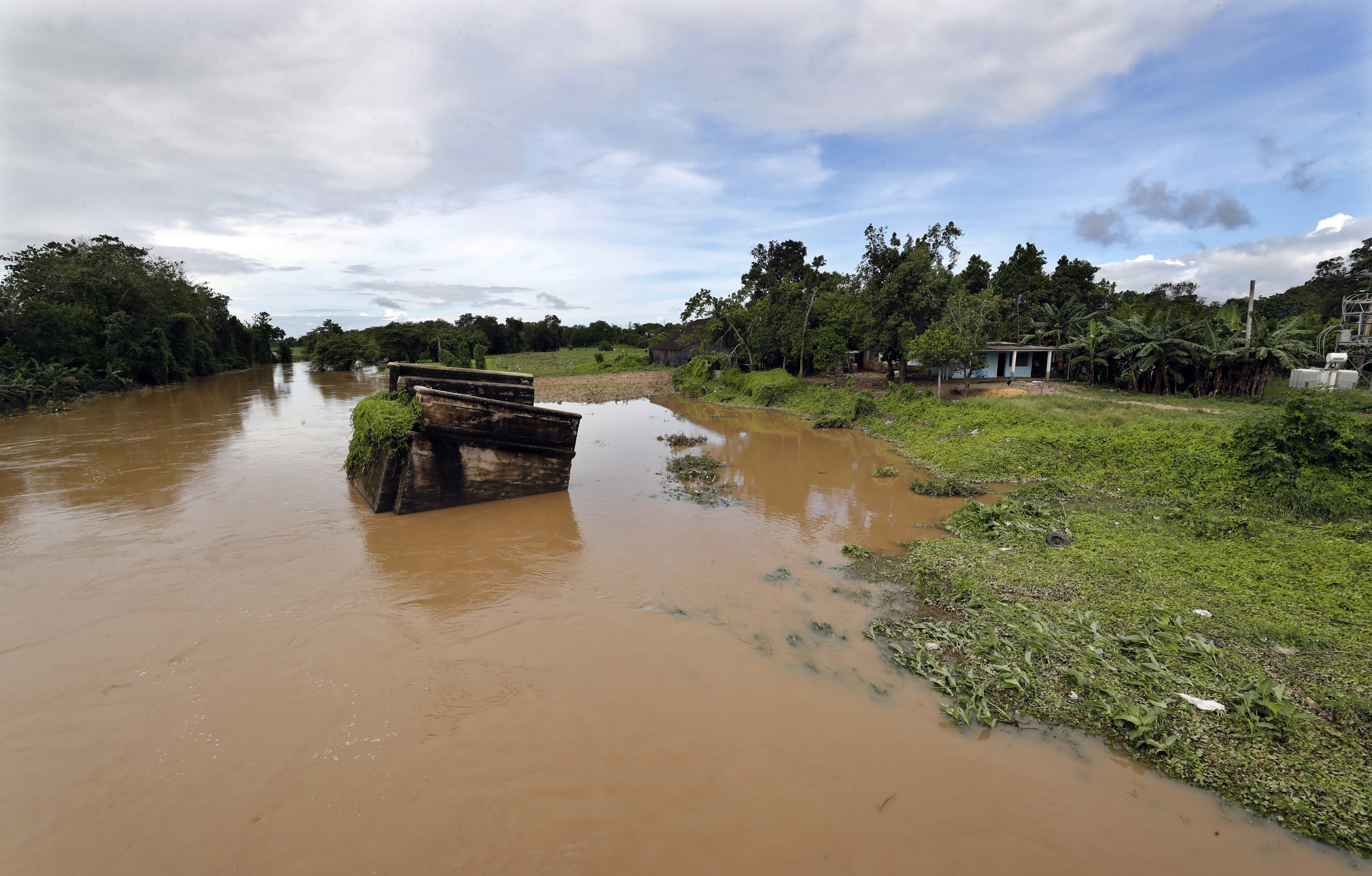 Sube a cuatro el número de fallecidos por fuertes lluvias en Cuba
