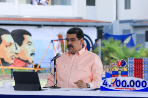 En VIDEO: Maduro confesó su fobia a las camisas rosaditas porque lo ponen “sospechoso”