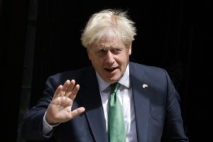 Los diputados británicos debaten si sancionan a Boris Johnson por mentir al Parlamento