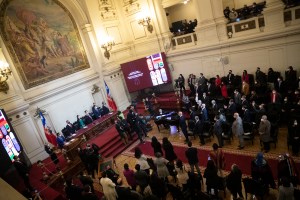 Convención chilena concluyó la redacción de nueva Constitución con baja aprobación