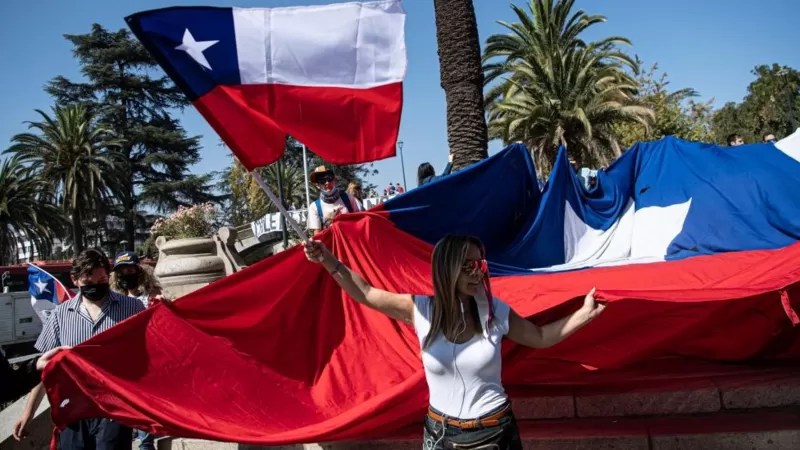 Los seis grandes cambios que marca la nueva Constitución propuesta para Chile