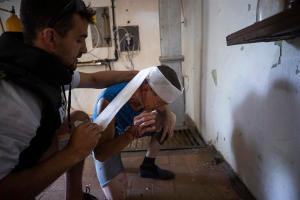Fotoperiodista de EFE capturó en VIDEO lo cerquita que estuvo de morir en Ucrania