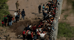 Senadores de EEUU presentan un proyecto de ley para poner fin a “la crisis fronteriza” (Video)