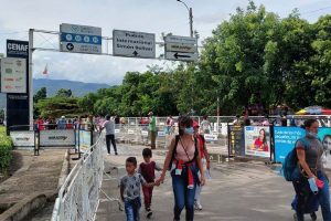 El País: La apertura comercial con Colombia, una alegría amarga entre el empresariado venezolano