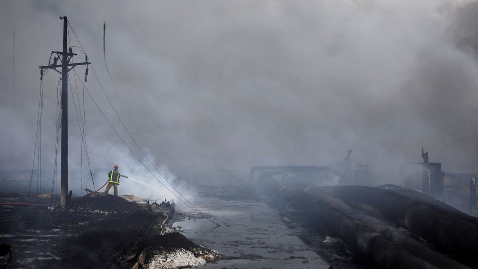 Venezuela to support reconstruction of Cuban port damaged by oil fire