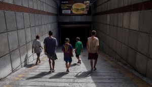 Abandonados y sin protección: La odisea de los niños venezolanos separados de sus familias