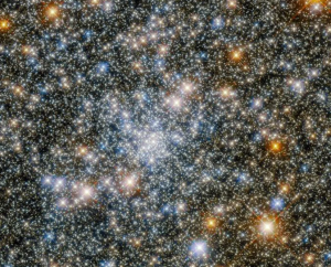 Así es el asombroso cúmulo globular centelleante que captó el telescopio espacial Hubble