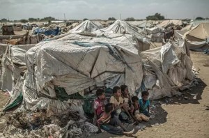 Más de cien millones de desplazados forzados en el mundo y el 40 % son niños