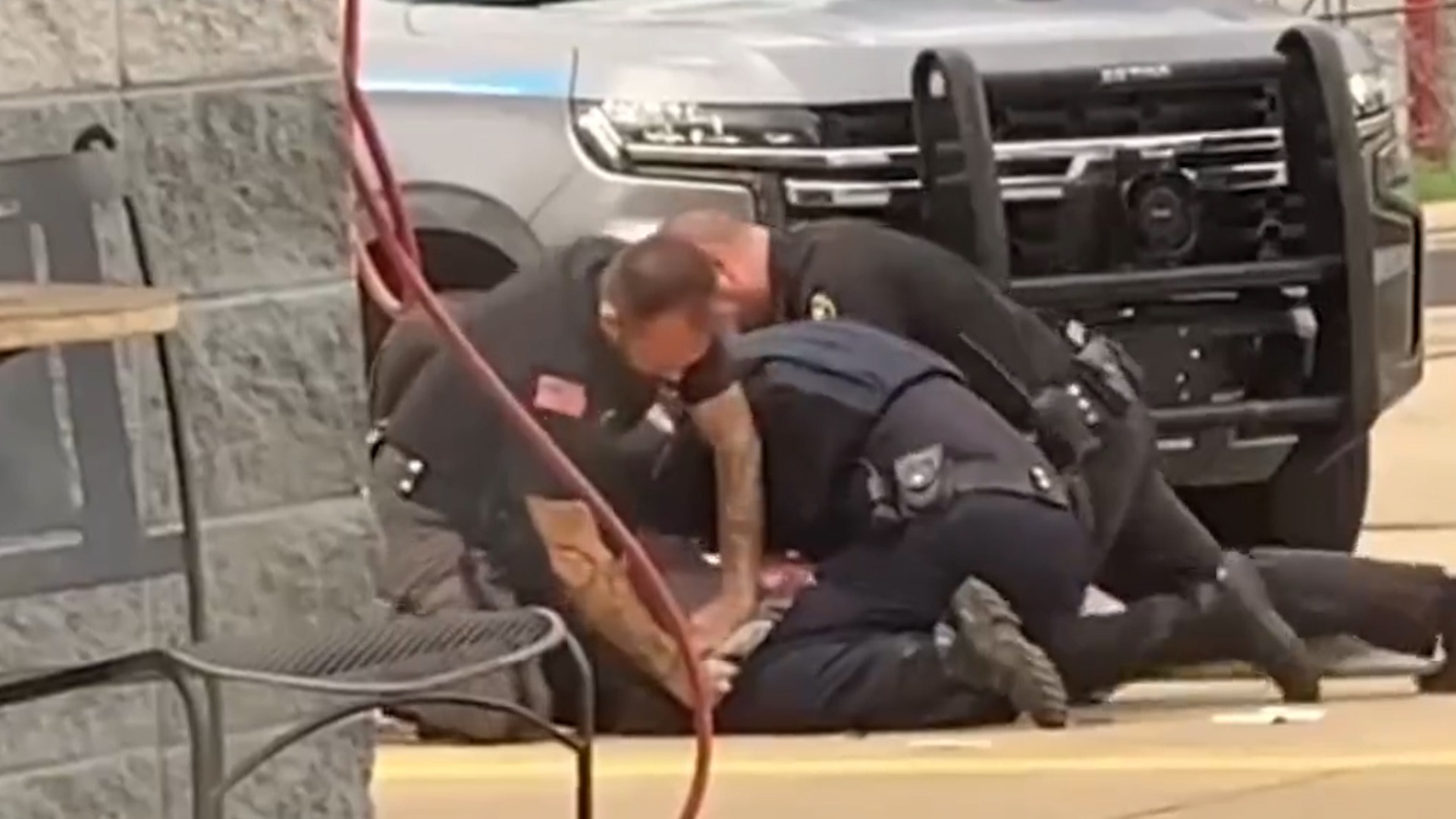La dura reprimenda que recibieron los policías que golpearon brutalmente a sospechoso en Arkansas