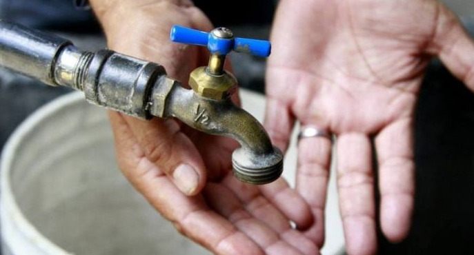 Una de cada tres escuelas en el mundo carece de agua corriente y saneamiento