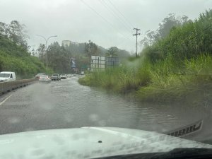 Carretera Panamericana colapsada por las intensas lluvias este #10Ago (VIDEOS)