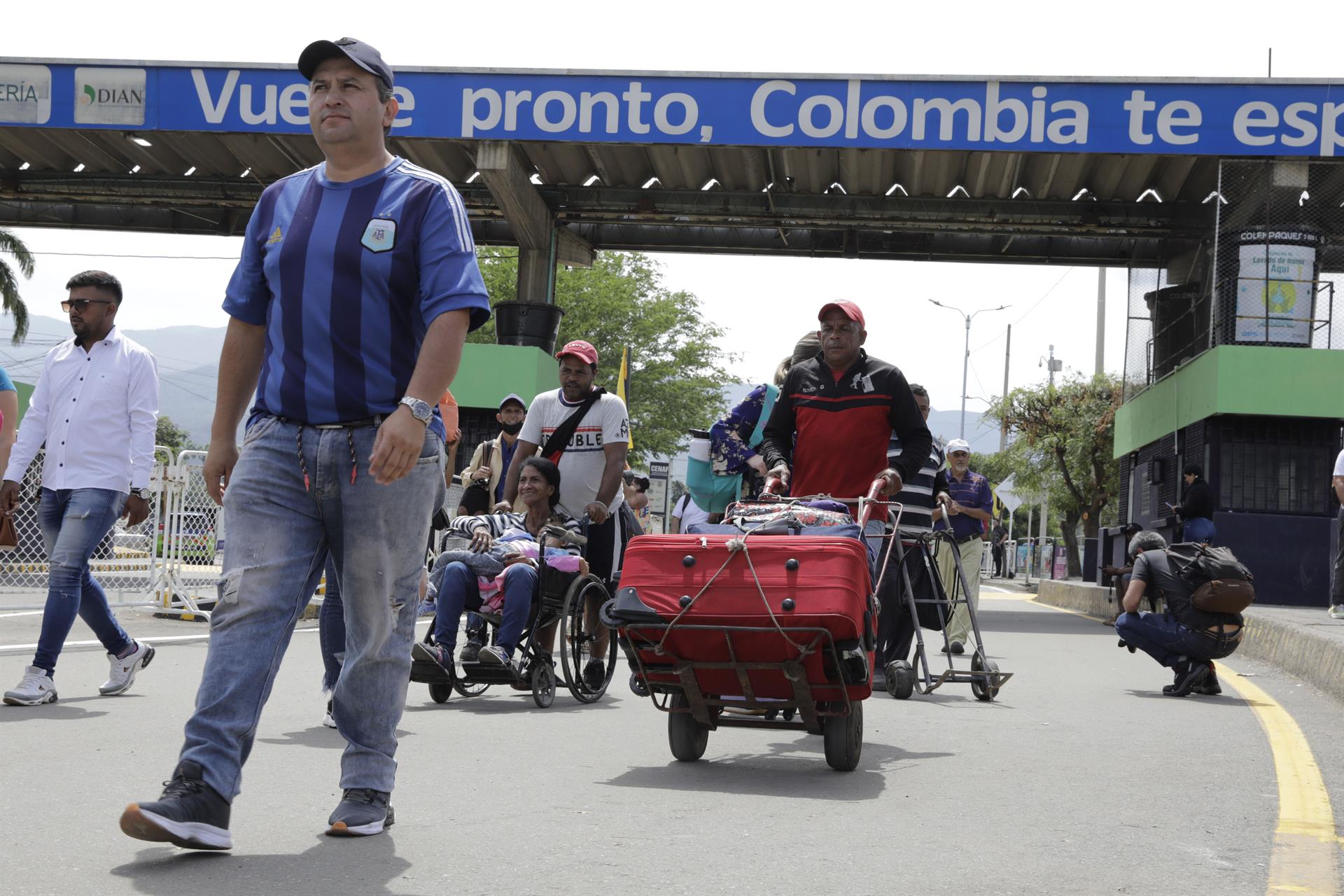 El Tiempo: El panorama de las trochas en la frontera con Venezuela molesta a comerciantes