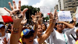 Cómo sufren las mujeres la persecución en Venezuela, según informes de la Misión de la ONU