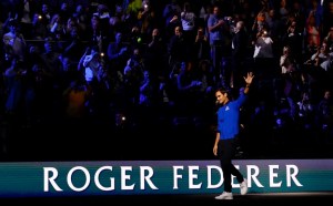 Imponente ovación a Roger Federer en el día de su último partido como tenista profesional (VIDEO)