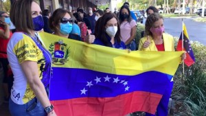 U.S. reminds Venezuelans to re-register for TPS – and will extend their work permits