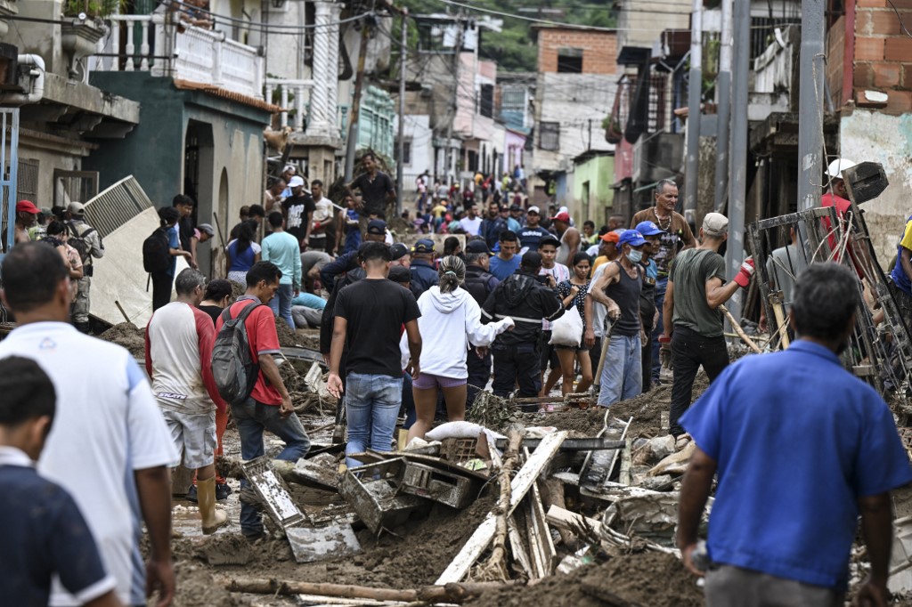 “El pueblo se perdió”: desgarradores testimonios tras deslave en Las Tejerías