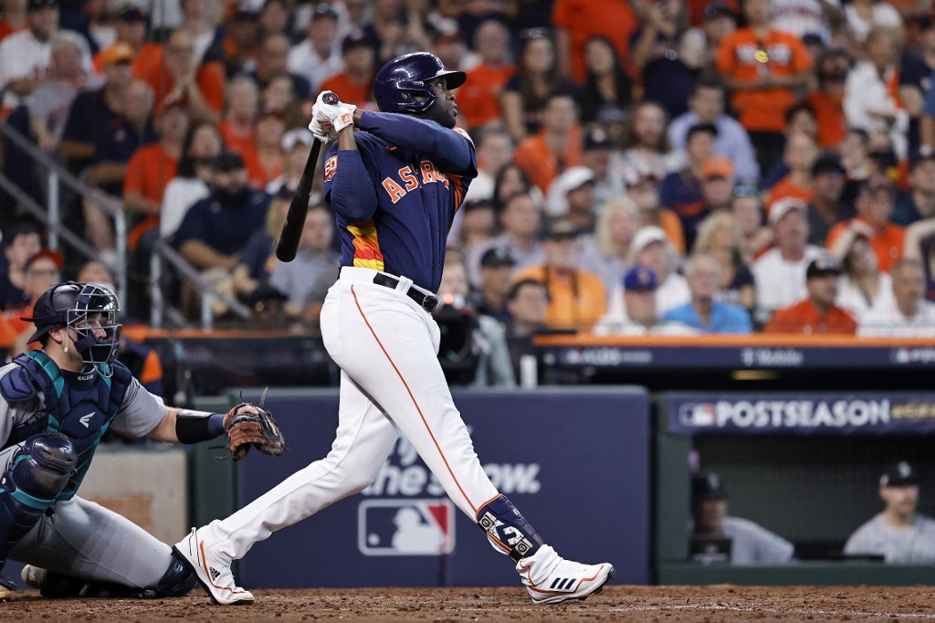 Otro jonrón de Yordan Álvarez dejó a los Astros a un paso de la Serie de Campeonato