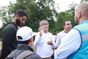 Director de Migración Colombia analizará situación de migrantes represados en Urabá (Videos)