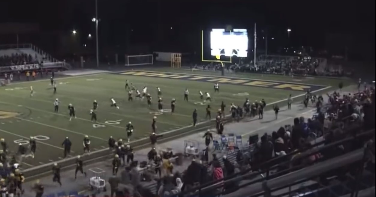 EN VIDEO: Momento en que se desata tiroteo en pleno partido de fútbol americano en Ohio