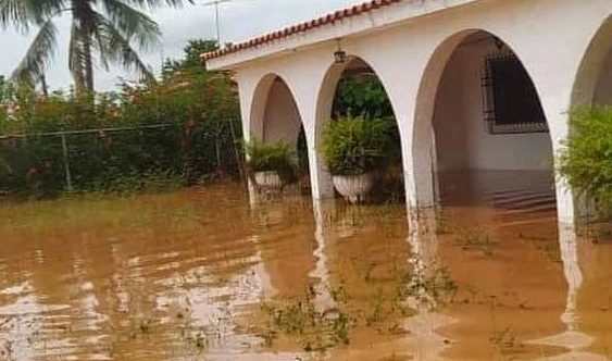 Al menos 170 familias afectadas tras desbordamiento del río Guanape en Anzoátegui