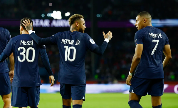 “En el fútbol no puedes ser amigo de todos”: Ex del PSG habló de la relación con Messi, Neymar y Mbappé